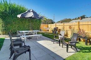 Steps to Eats & Craigville Beach! Cape Cod Cottage