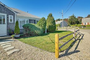 Steps to Eats & Craigville Beach! Cape Cod Cottage