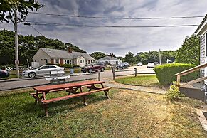 Modern Cape Cod Cottage: Walk to Craigville Beach