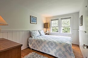 Modern Cape Cod Cottage: Walk to Craigville Beach