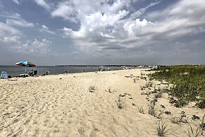 Steps to Eats & Craigville Beach! Cape Cod Cottage