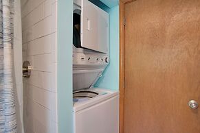 3 Mi to Beach & Town: Martha's Vineyard Home