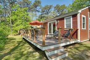 3 Mi to Beach & Town: Martha's Vineyard Home