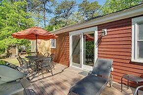 3 Mi to Beach & Town: Martha's Vineyard Home