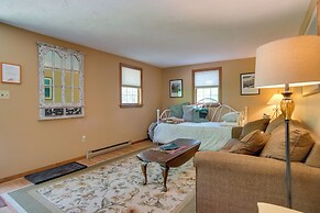 3 Mi to Beach & Town: Martha's Vineyard Home