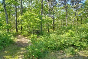 3 Mi to Beach & Town: Martha's Vineyard Home