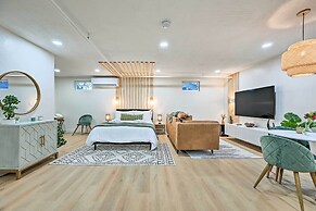 Cozy Brandon Guest Studio w/ Pool & Hot Tub!