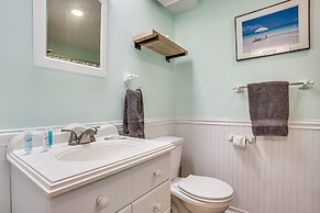 Ocean-view Saint Helena Island Condo - Pool Access