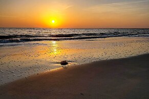 Ocean-view Saint Helena Island Condo - Pool Access