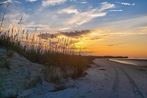 Ocean-view Saint Helena Island Condo - Pool Access