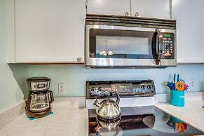 Ocean-view Saint Helena Island Condo - Pool Access