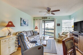 Ocean-view Saint Helena Island Condo - Pool Access