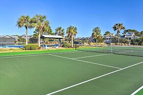 Ocean-view Saint Helena Island Condo - Pool Access