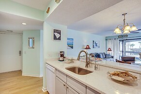 Ocean-view Saint Helena Island Condo - Pool Access