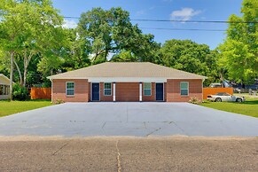 Dog-friendly Pensacola Duplex ~ 7 Mi to Downtown