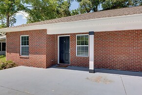 Dog-friendly Pensacola Duplex ~ 7 Mi to Downtown