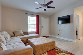 Dog-friendly Pensacola Duplex ~ 7 Mi to Downtown