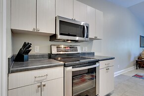 Dog-friendly Pensacola Duplex ~ 7 Mi to Downtown