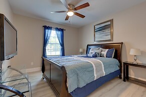 Dog-friendly Pensacola Duplex ~ 7 Mi to Downtown