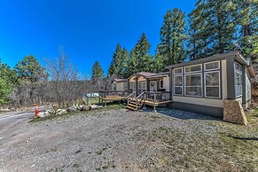 Cozy Cloudcroft Cabin w/ Deck & Gas Grill!