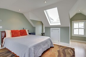 Walk to Beach: Gem w/ Patio & BBQ in Provincetown