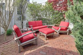 Walk to Beach: Gem w/ Patio & BBQ in Provincetown