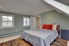 Walk to Beach: Gem w/ Patio & BBQ in Provincetown