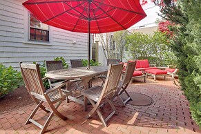 Walk to Beach: Gem w/ Patio & BBQ in Provincetown