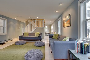 Walk to Beach: Gem w/ Patio & BBQ in Provincetown