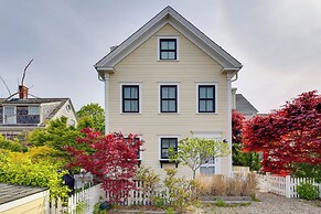 Walk to Beach: Gem w/ Patio & BBQ in Provincetown
