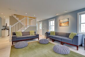 Walk to Beach: Gem w/ Patio & BBQ in Provincetown