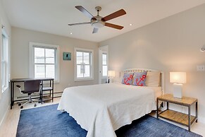 Walk to Beach: Gem w/ Patio & BBQ in Provincetown