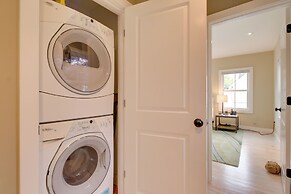 Walk to Beach: Gem w/ Patio & BBQ in Provincetown