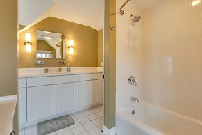 Walk to Beach: Gem w/ Patio & BBQ in Provincetown