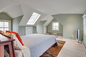 Walk to Beach: Gem w/ Patio & BBQ in Provincetown