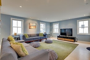 Walk to Beach: Gem w/ Patio & BBQ in Provincetown