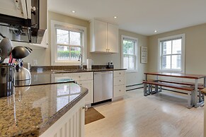 Walk to Beach: Gem w/ Patio & BBQ in Provincetown