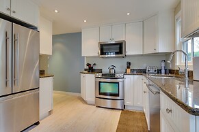 Walk to Beach: Gem w/ Patio & BBQ in Provincetown