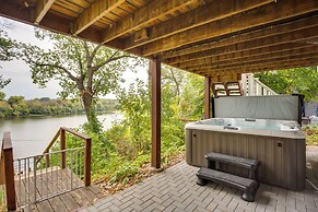 Cozy Plymouth Cottage w/ Medicine Lake View!