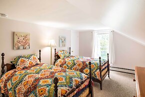 Manchester Center Retreat w/ Mtn View, Near Skiing