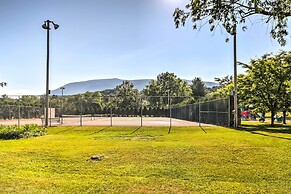 Manchester Center Retreat w/ Mtn View, Near Skiing