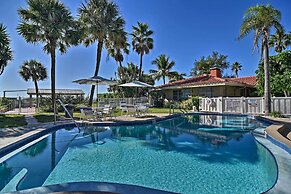 Sunny Gulf Coast Villa: Direct Beach & Pool Access