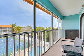 Pelican Cove Condo at Bradenton Beach w/ Pool!