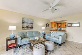 Pelican Cove Condo at Bradenton Beach w/ Pool!