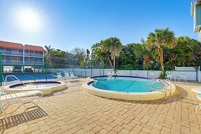 Pelican Cove Condo at Bradenton Beach w/ Pool!