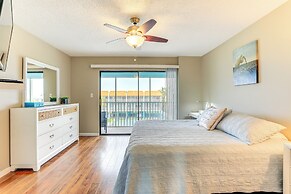 Pelican Cove Condo at Bradenton Beach w/ Pool!