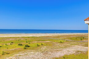 Dauphin Island Top-floor Condo w/ Resort Perks!