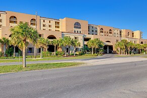 Dauphin Island Top-floor Condo w/ Resort Perks!