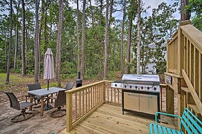 Quiet Fisherman's House w/ Hot Tub + Tropical Bar!