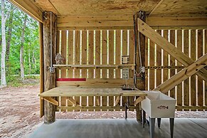 Quiet Fisherman's House w/ Hot Tub + Tropical Bar!